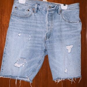 Levi’s Premium Distressed 501 Button Fly Jean Shorts Size W32